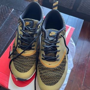 Women’s 7 Nike Air Max Thea’s